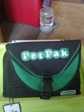 Petmate Black and Green Travel Pet Organizer